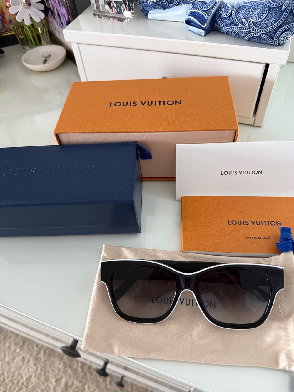 ♥️Louis Vuitton Black Gradient Lens Cat-Eye Sunglasses♥️